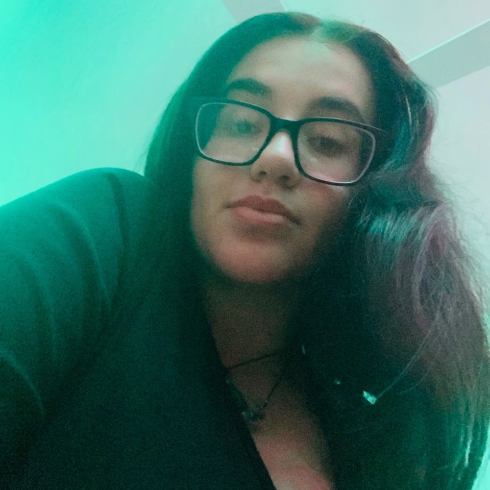 Meet your Posher, Amina